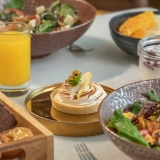 Four Points Matosinhos: showcooking de hambúrgueres e waffles personalizadas marcam brunch do Dia da Mãe
