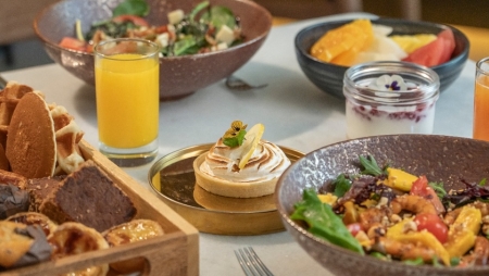 Four Points Matosinhos: showcooking de hambúrgueres e waffles personalizadas marcam brunch do Dia da Mãe