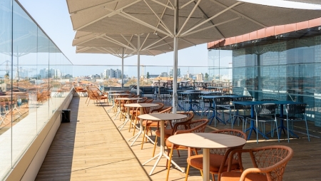 São João no Wine & Books Hotels Porto: petiscos tradicionais, música popular e uma vista panorâmica sobre a cidade