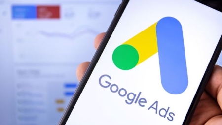 Maximizar o investimento no Google Ads com inteligência artificial no setor do turismo