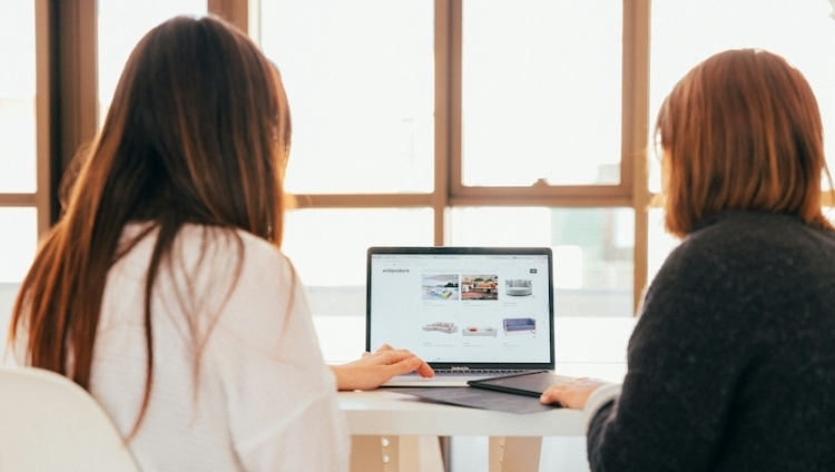 A Lei dos Mercados Digitais da UE reduz a CTR (Click Through Rate) das campanhas publicitárias de hotéis em 13%