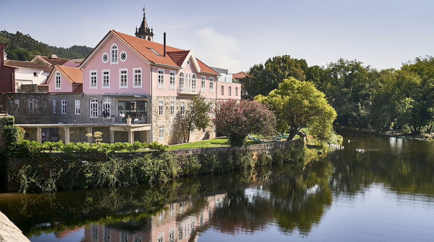 Ribeira Collection Hotel renova sala de reuniões e reforça aposta no turismo de negócios