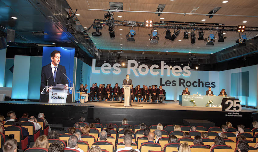 Les Roches Marbella comemora os 25 anos da primeira graduação de alunos